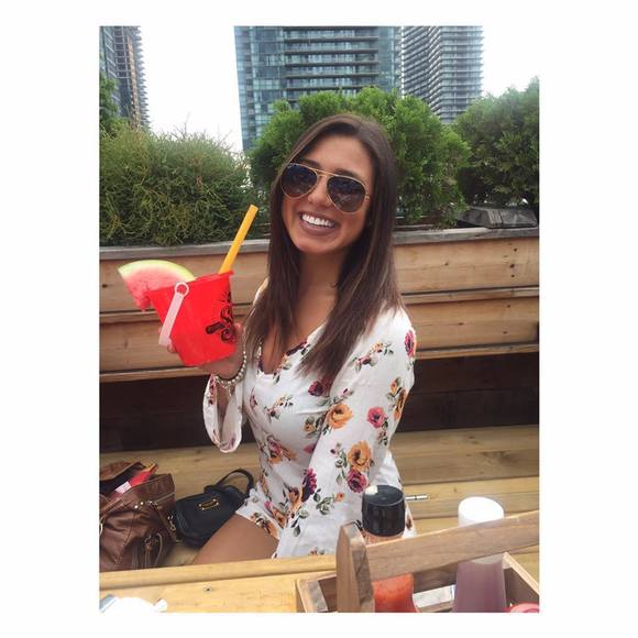 Meet your Posher, Dayna - Picture 1 of 1